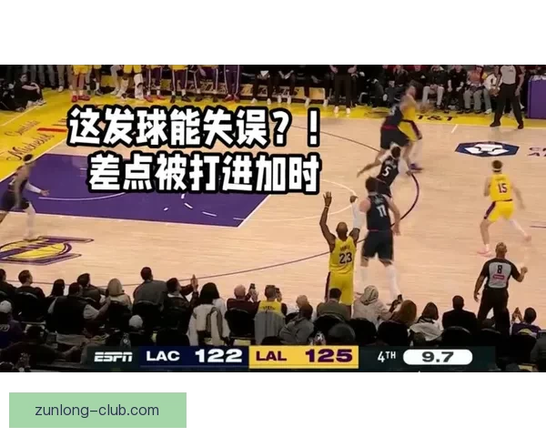 末节失误加时两罚不进 KD30分难掩心情低落 末节失误加时两罚不进 KD30分难掩心情低落